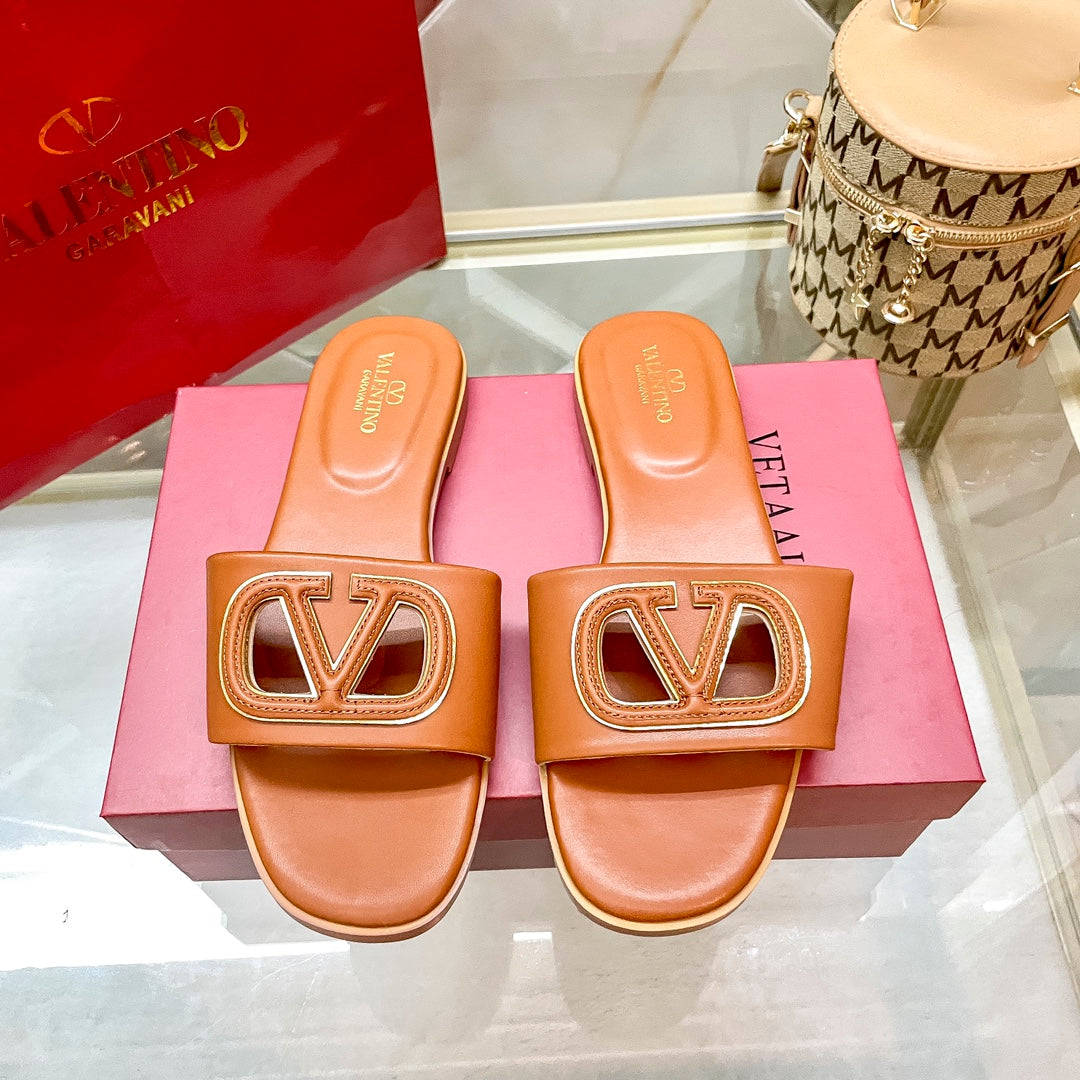 Fashion Logo Flat Slippers