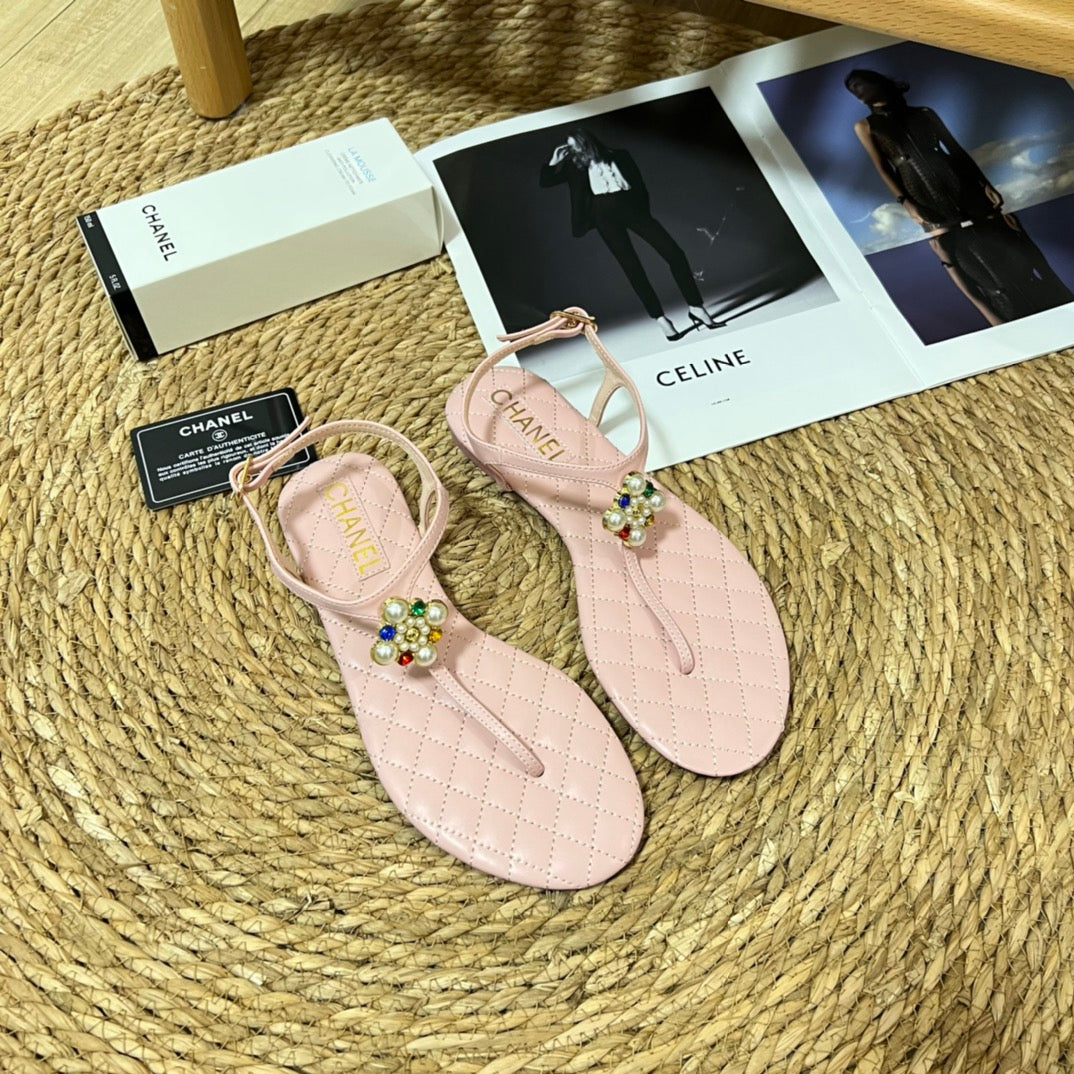 Clover Pearl Flip Flops Sandals